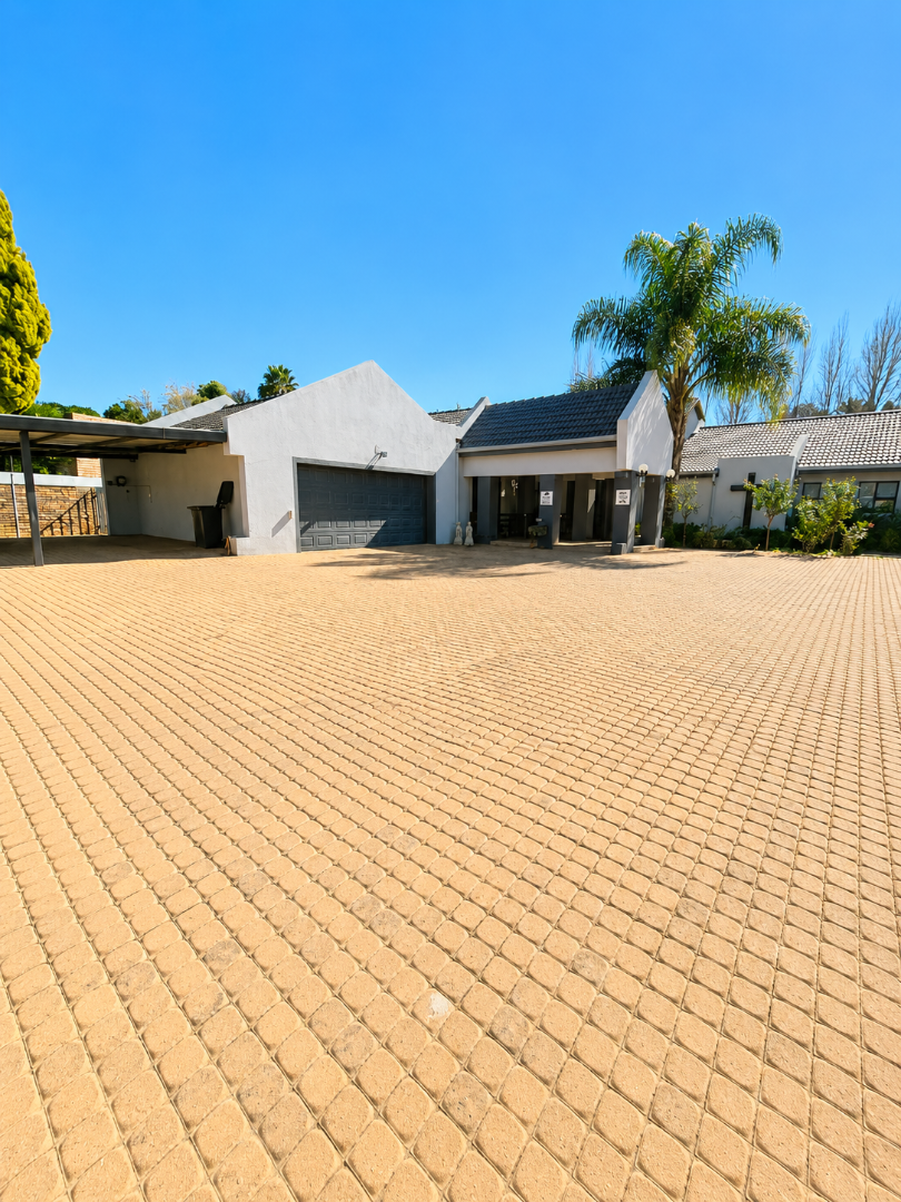 4 Bedroom Property for Sale in Flamwood North West